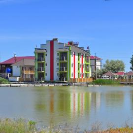 Facade of Salute Hotel Kurortnoye
