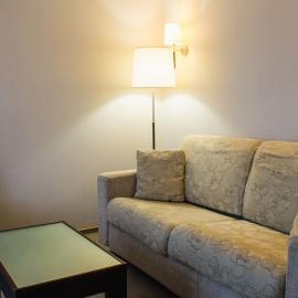 suite Reikartz Polyana_sitting room_sofa